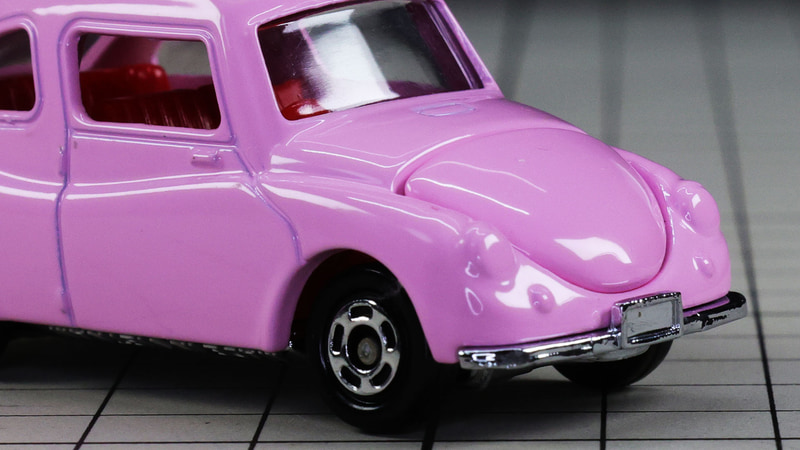 クロームメッキのシャーシによるバンパーがいい雰囲気