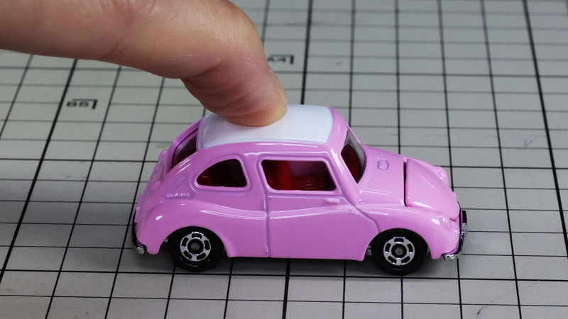 アクションはサスペンションとフード開閉です