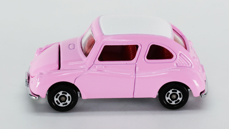 前開きドアの形状がおもしろいです