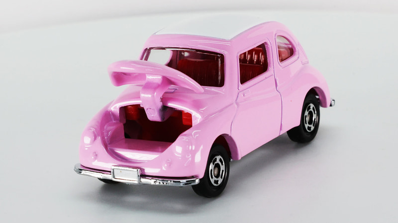 荷室にひまわりの模型なんか入ってると楽しいかも！