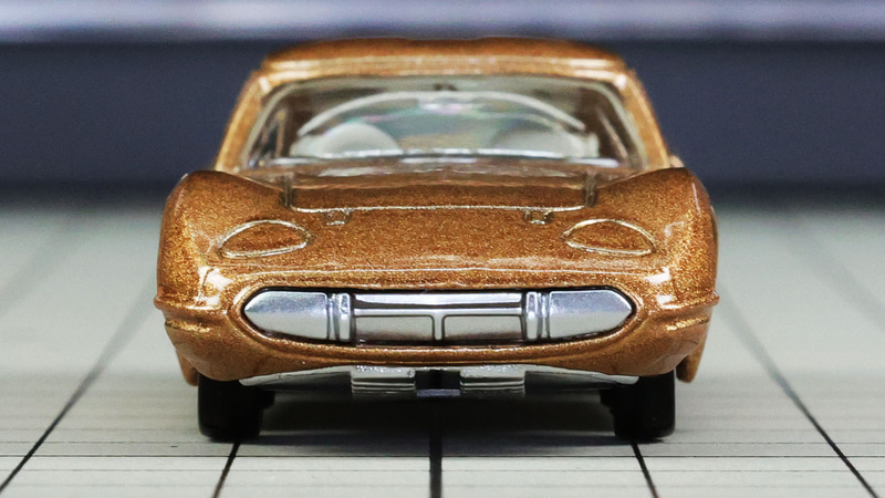 フロントグリル＋ライトはシルバーでの塗装