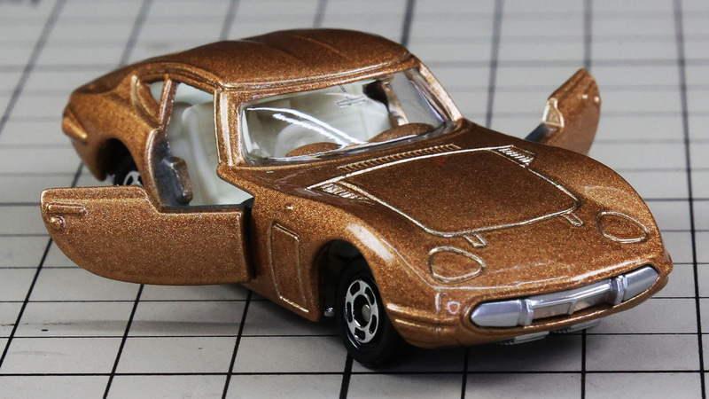 ドア開閉とこの内装ディテールはすばらしいですね