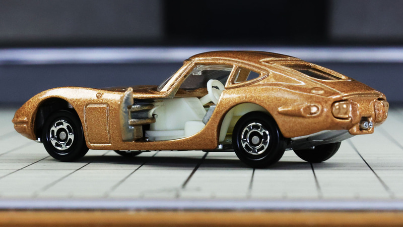 ドア開閉とこの内装ディテールはすばらしいですね