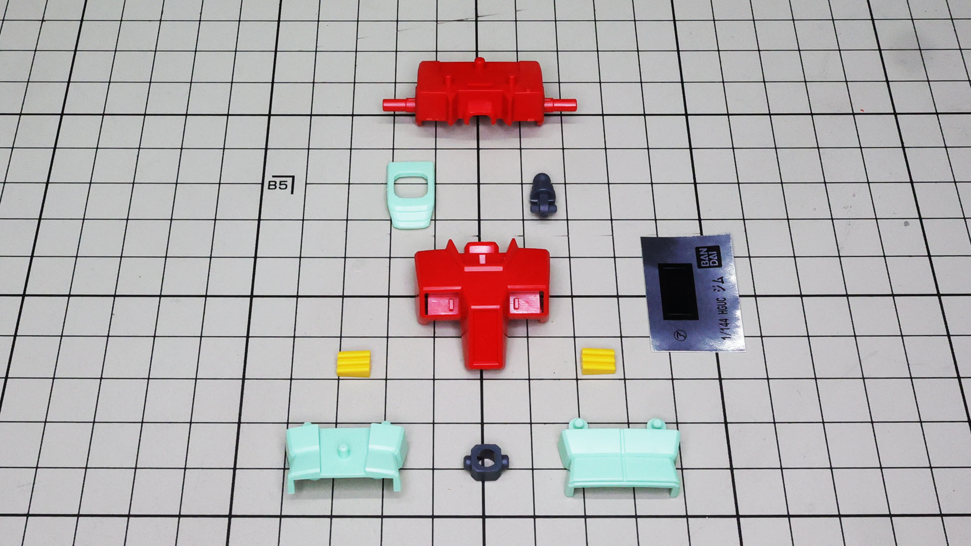 胸部ダクトの別パーツ化、カラフルなパーツ分割でジムのボディを再現