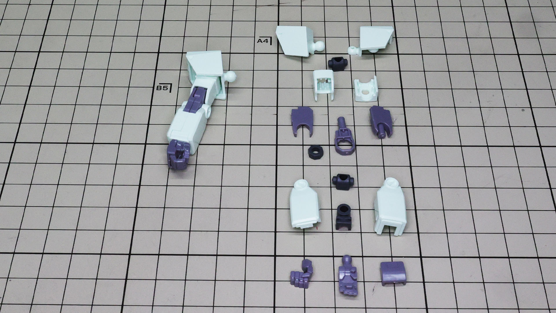 段々とHGにもフレーム的構造が取り入れられた時代を感じられます