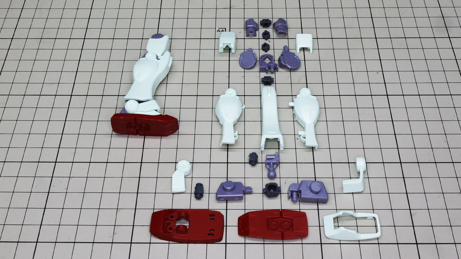 脚部も腕部同様に簡易フレーム構造を実装！