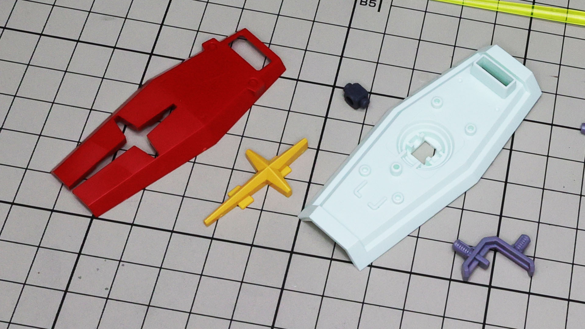 シールドは初代ジムからつながる同じデザイン