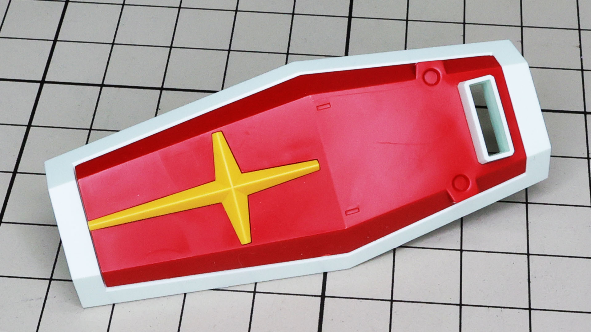 フォアグリップを備え若干大型化されたビーム・ライフルに進化