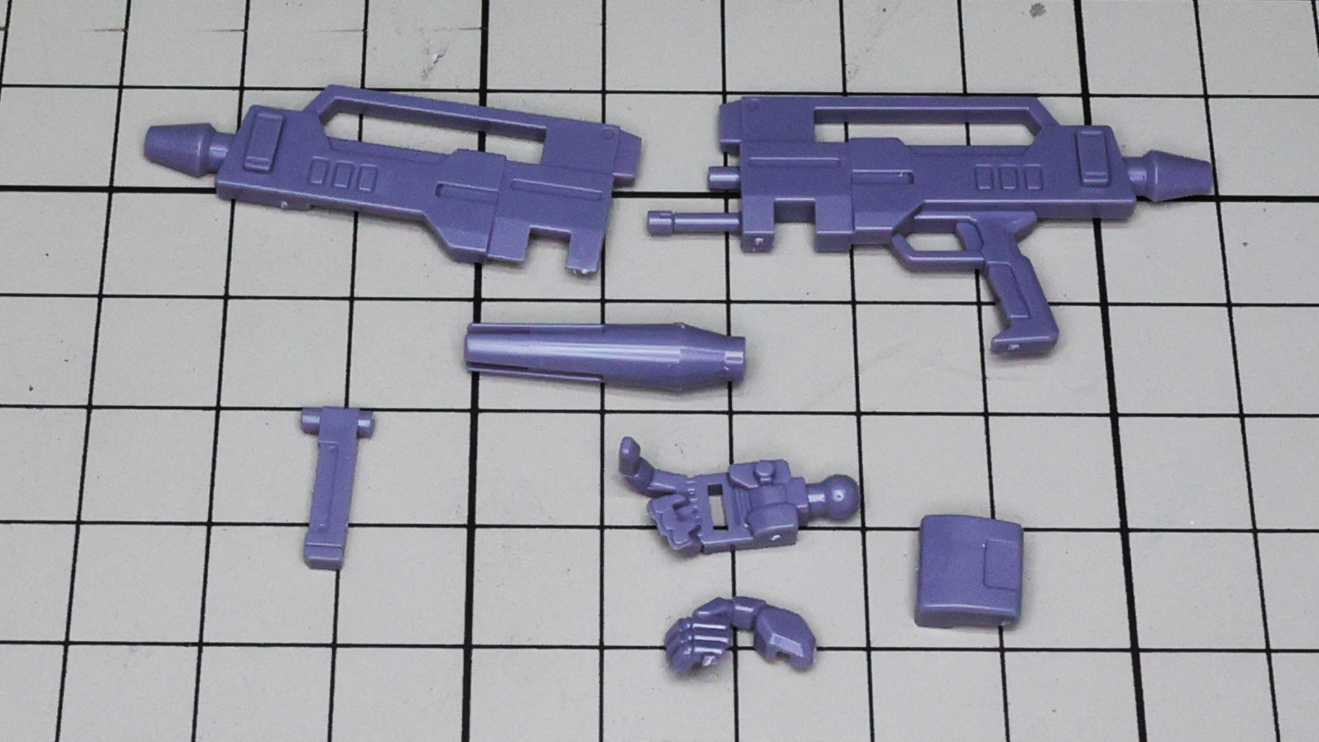 フォアグリップを備え若干大型化されたビーム・ライフルに進化