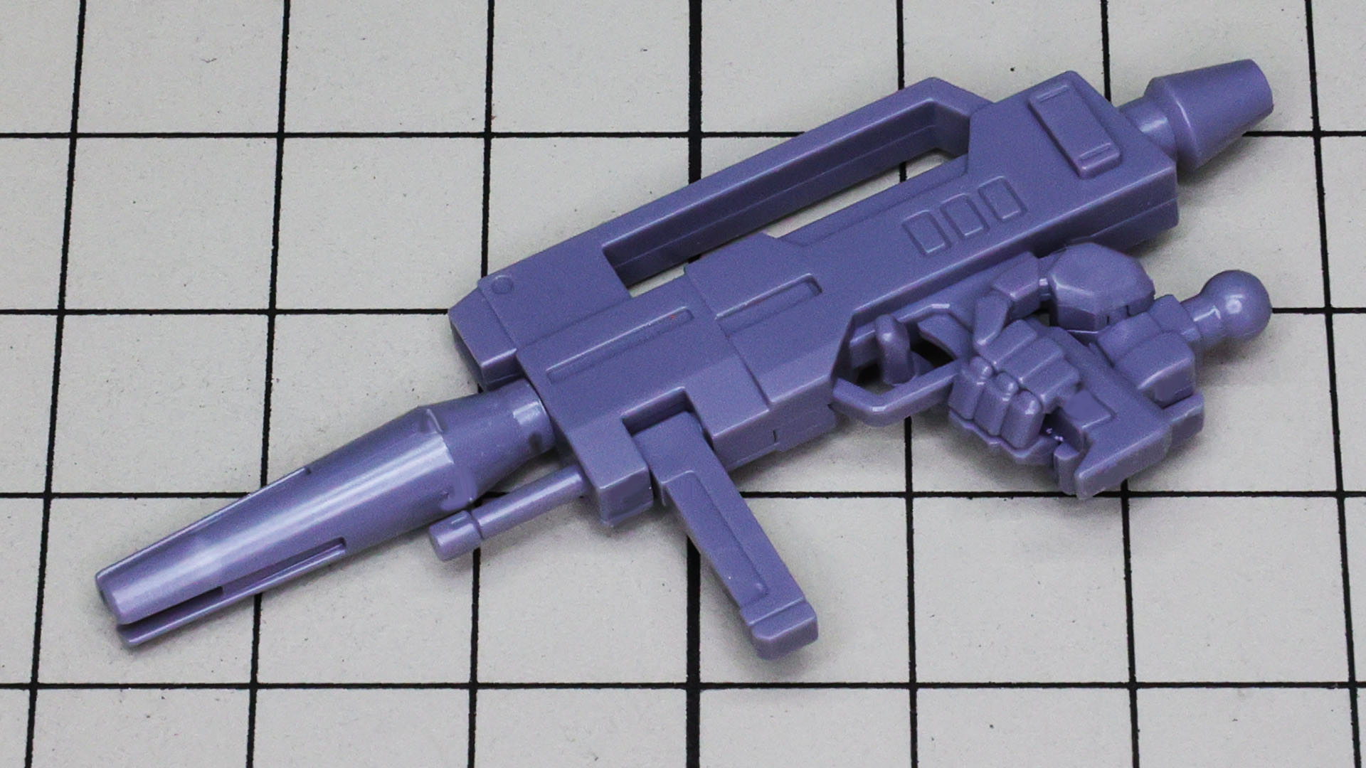 クリアーのビーム・サーベルを装備