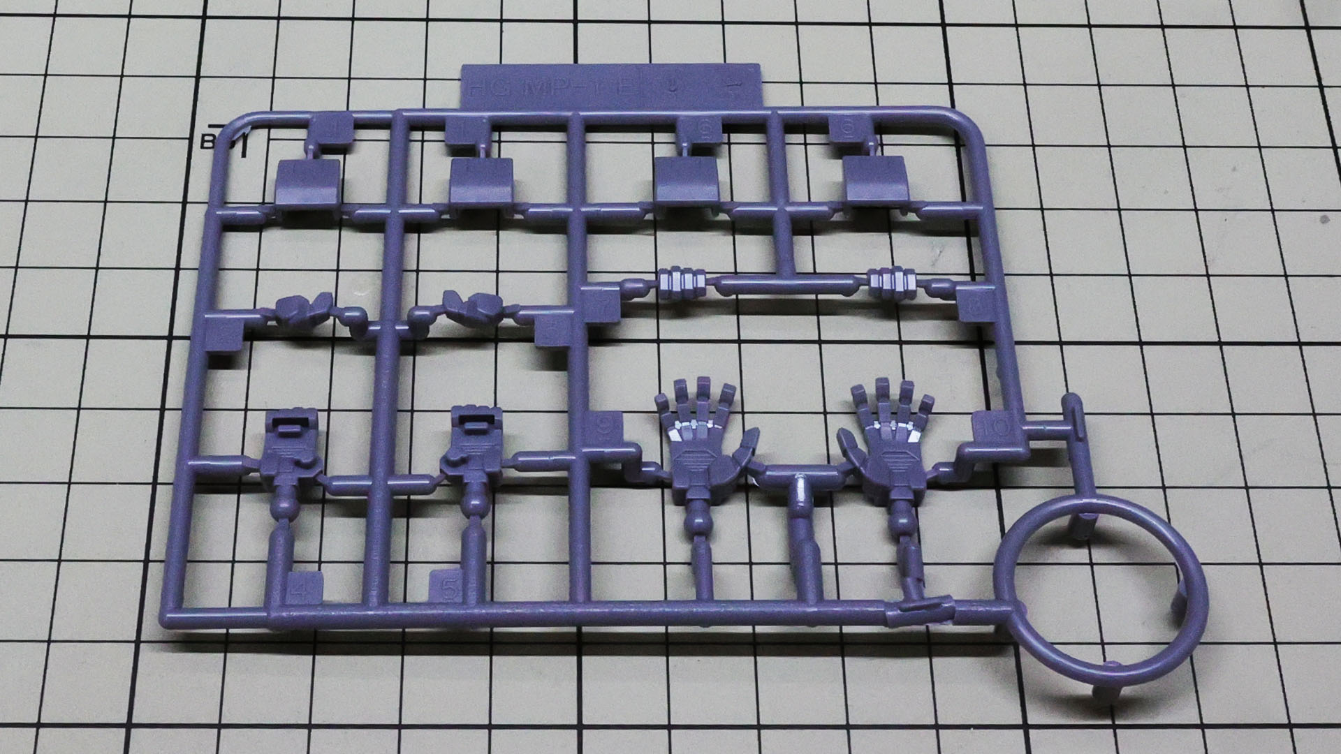 このセットにはジムIIIに付属していたハンドパーツがジムII用にボーナスパーツとして付属しています！