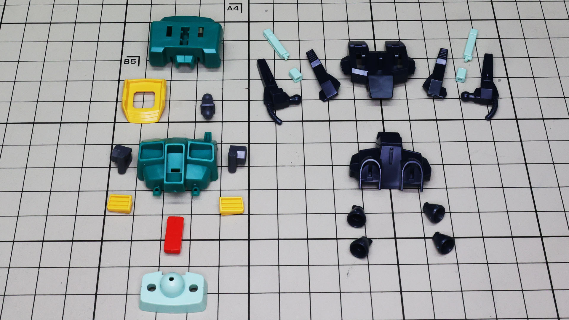 当然ですがほぼ同じランナーで構成されるジムIIと同じボディと、ガンダムMk-IIタイプのバックパックが目を引きます