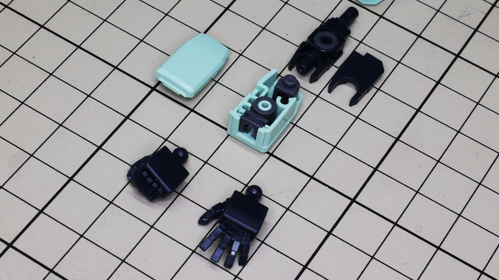 前腕はポリパーツを内包します