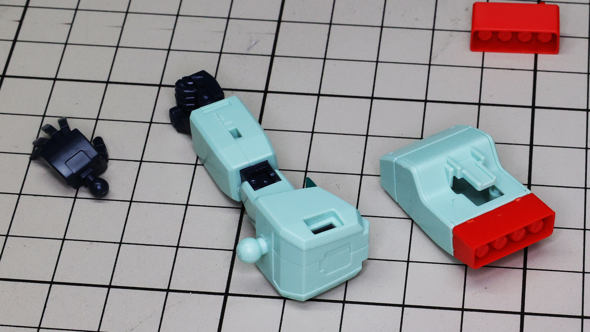 ミサイル・ポッドを肩部装甲に装備します