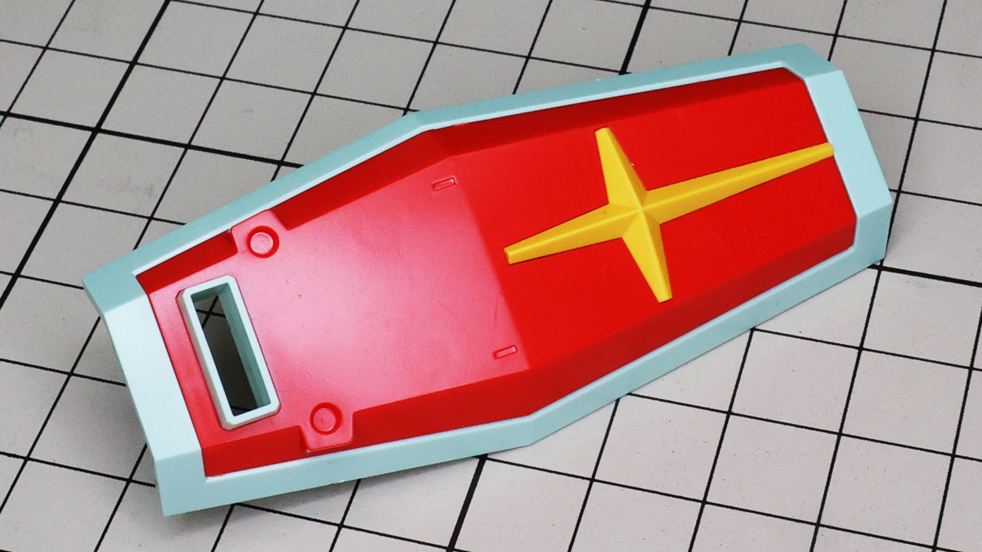 大型ミサイル・ポッドは片側3パーツ構成