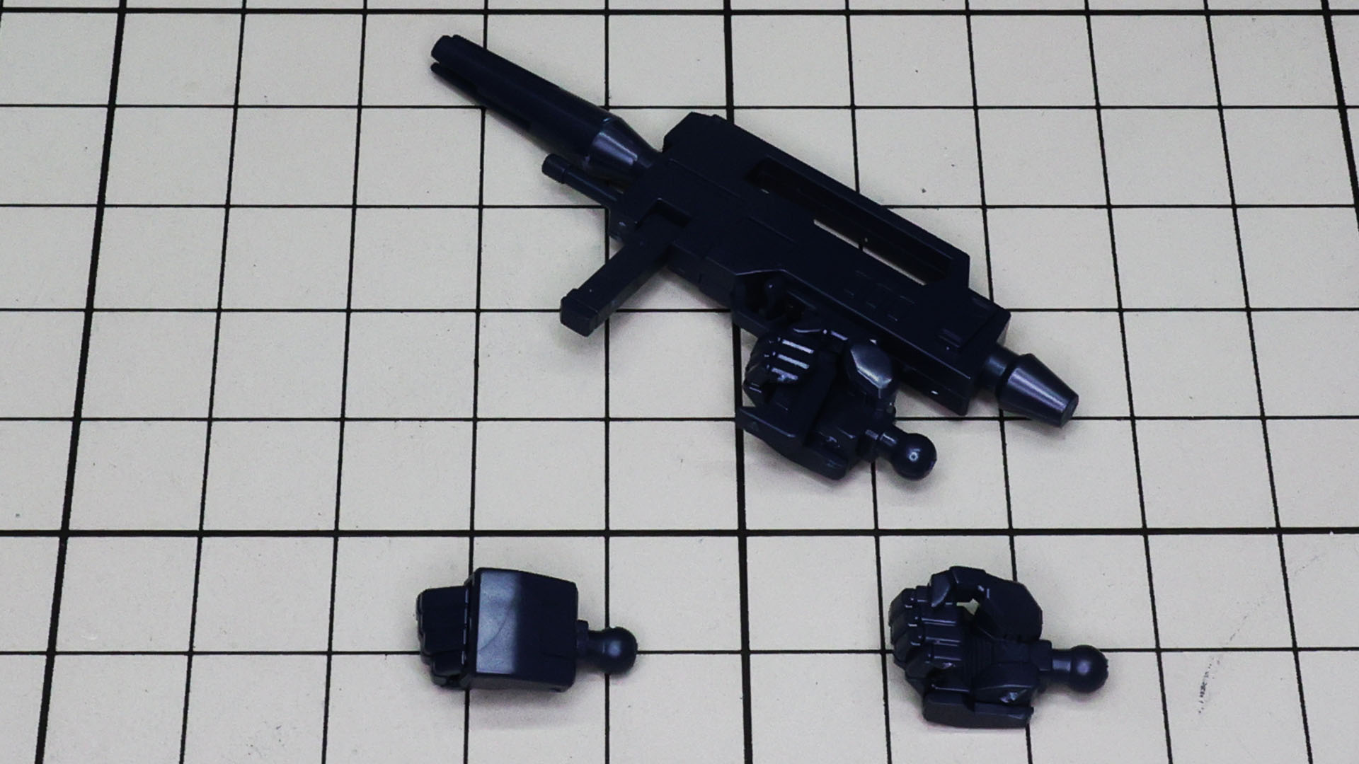 ビーム・サーベルを持てる握りこぶしが付属