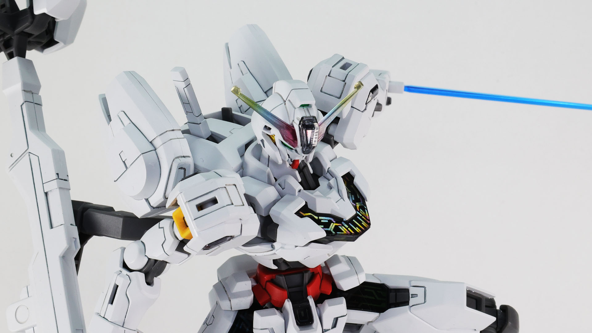 ガンダムルブリスやエアリアルと同系統の意匠の脚部