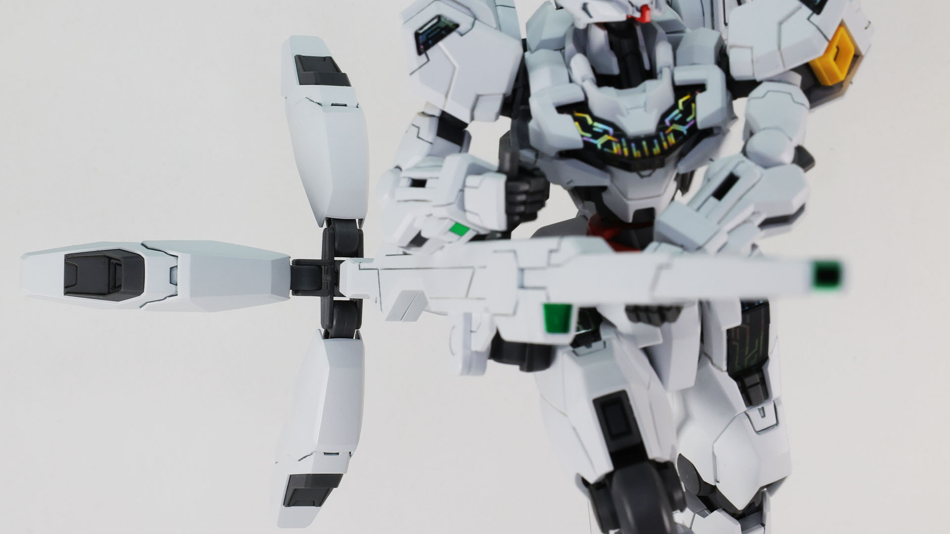 クアドラ・スラスターをがばっと開いて高推力を発揮します