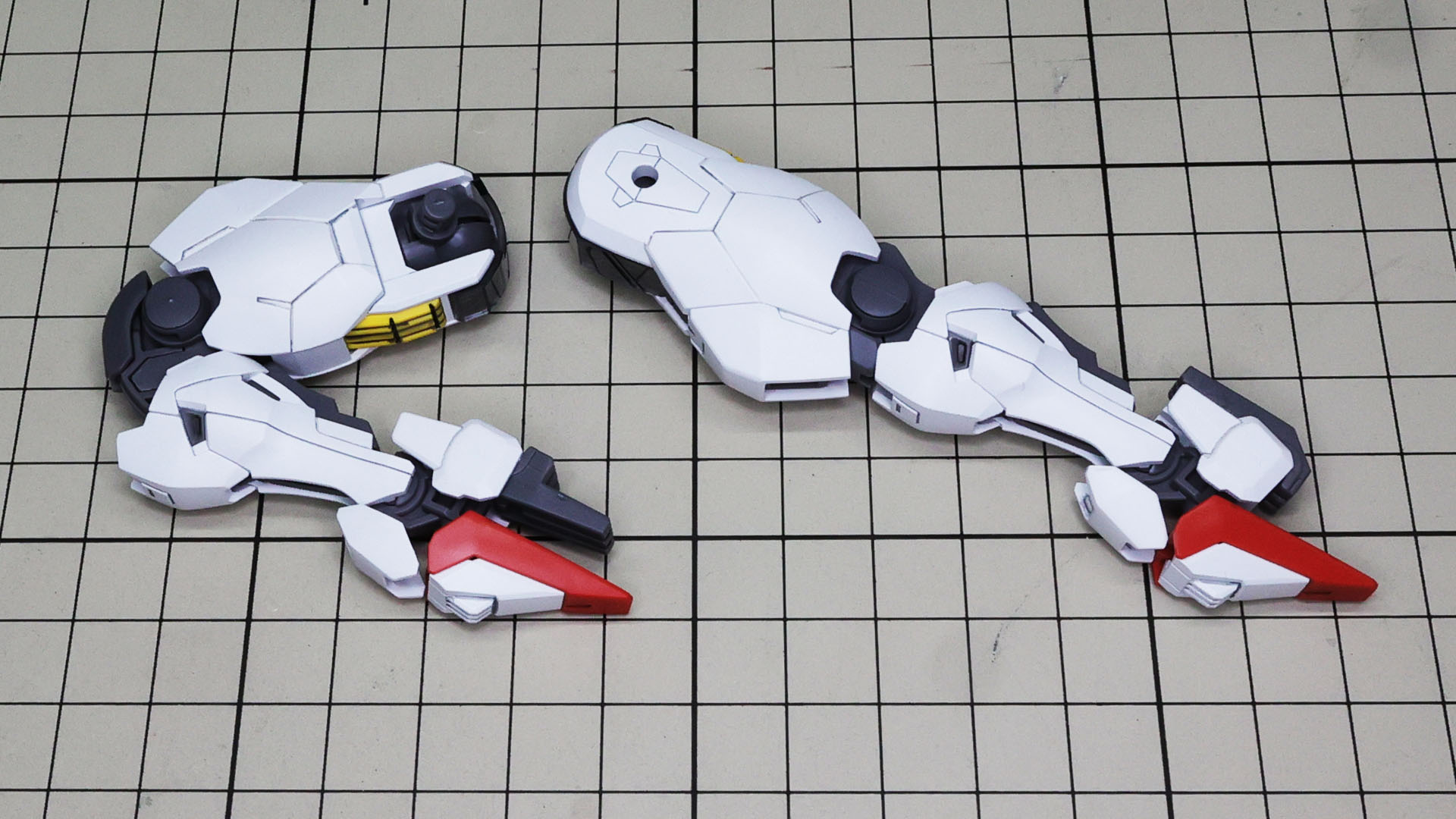 かなりの可動性能を示す脚部