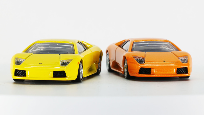 ムルシエラゴの流麗なスタイリングを再現