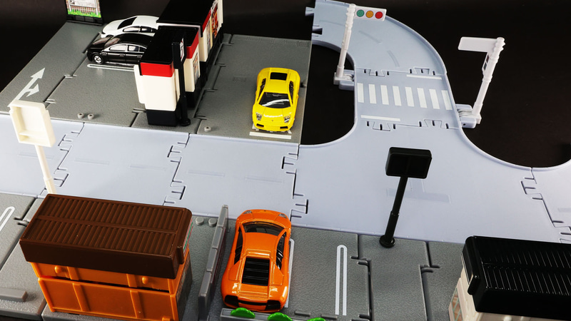 華麗なカラーリングは街を華やかにさせます