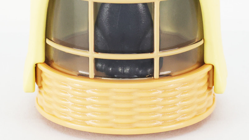 底の籐編みのディテールがいい感じです