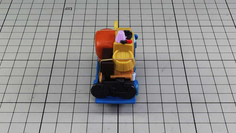 後：後ろは2輪、前後で3輪です