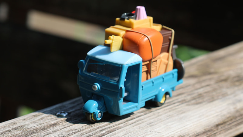 荷物を固定するロープもモールドされています