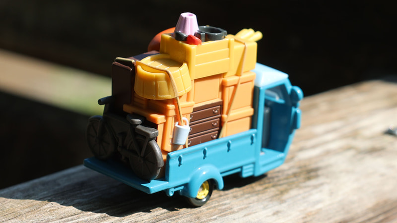 荷物を固定するロープもモールドされています