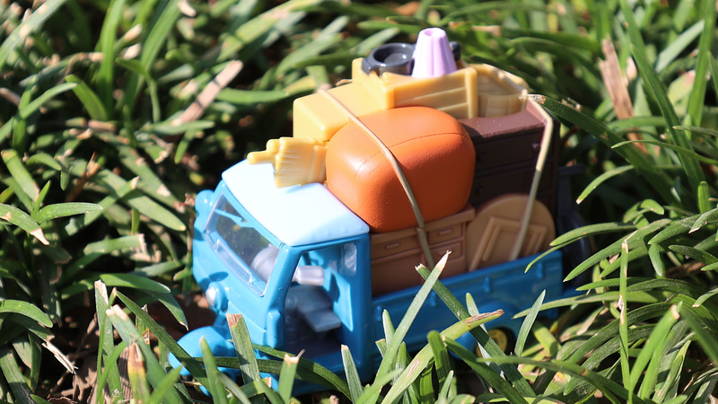 スケール合ってませんが草木と共においてみると雰囲気いいですね！