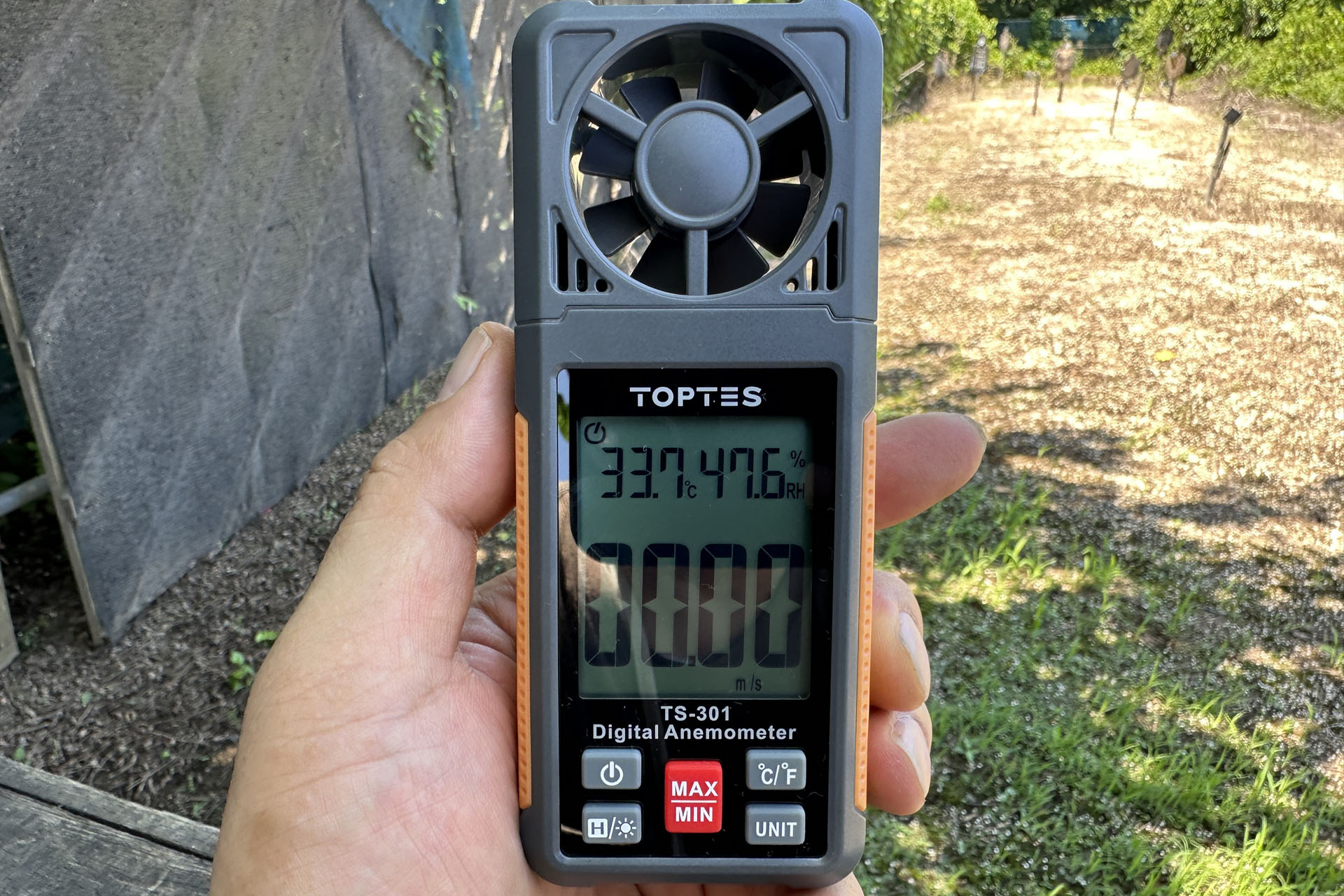 気温33.7℃、湿度47.6％の快晴の日に「M1911A1」で追加テストを実施