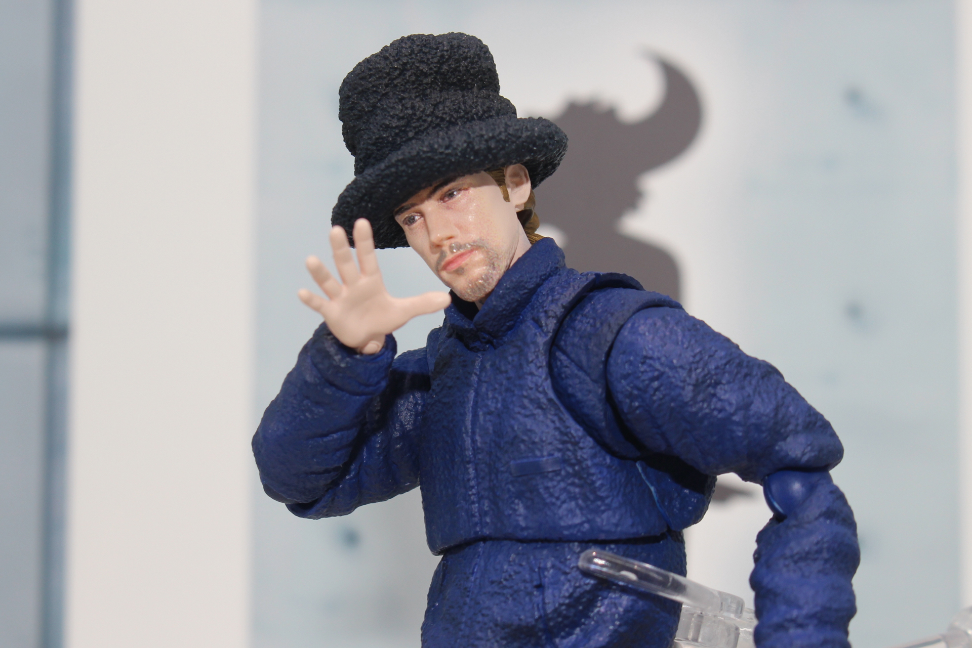 本人監修のフェイスパーツは写真の通常の顔と「YEAH顔」が付属する