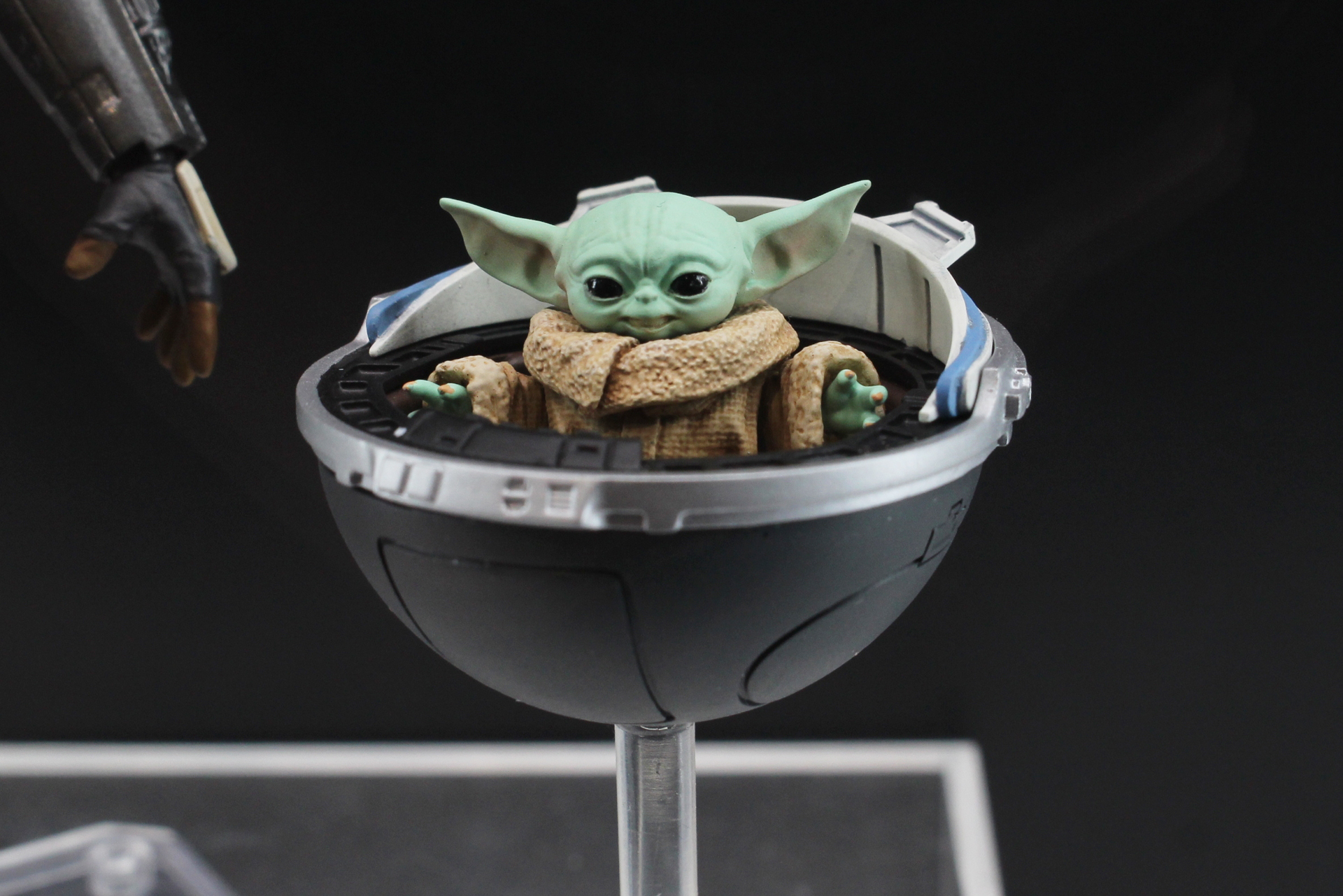 もう1人の主役ともいえるグローグー。頭部や胴体を交換することでポーズを変えられる