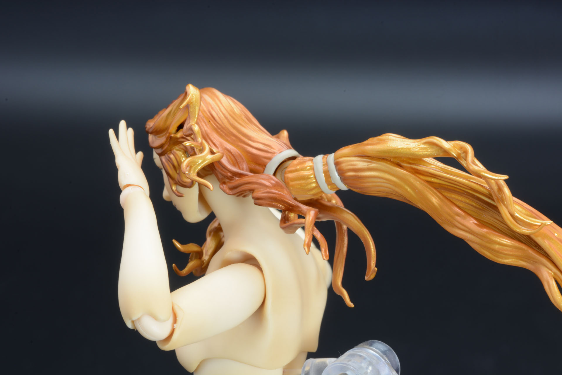 基部がフレキシブルに可動する