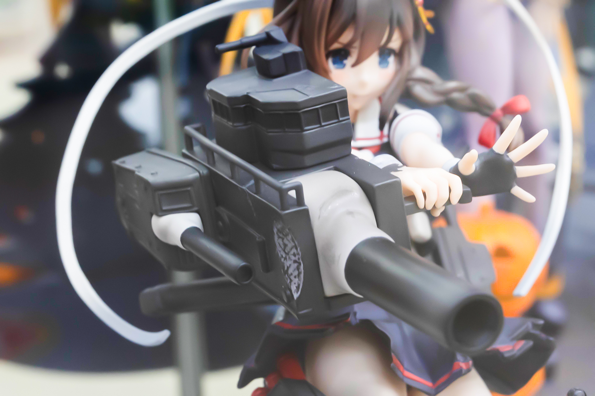 身に付けた艤装もなかなかの迫力だ