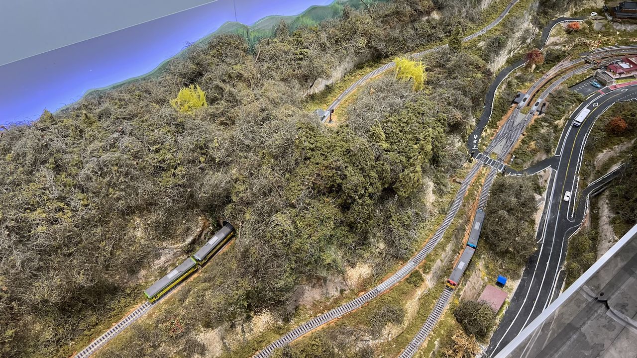 木次線の三段式スイッチハックを見事に再現