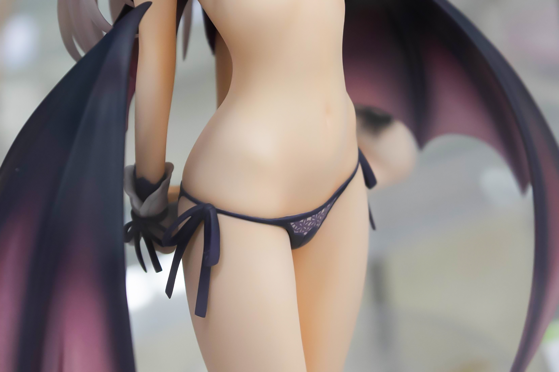 下半身の水着は、リボンがかわいらしい