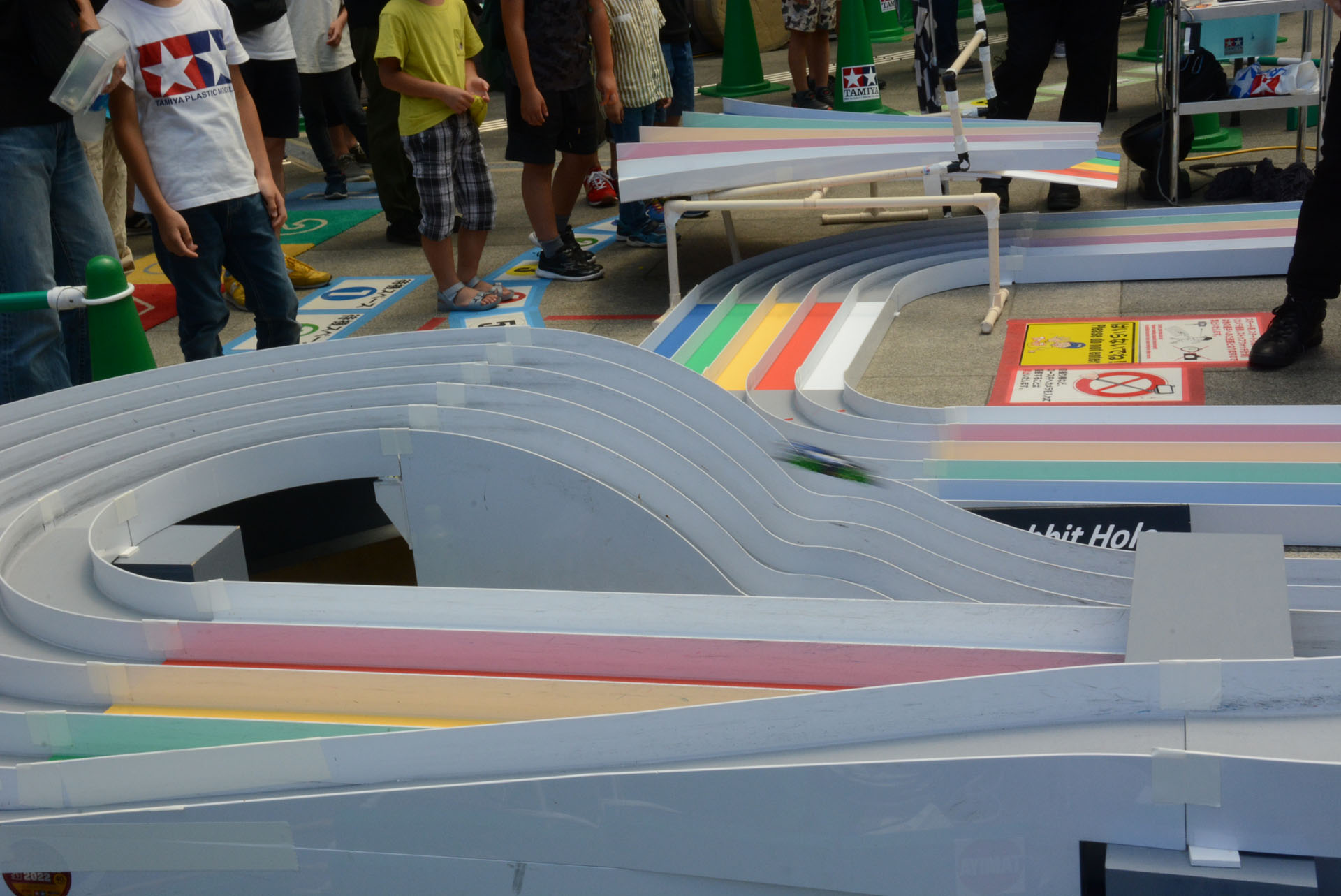 急角度の下りは車体が飛び出してしまう