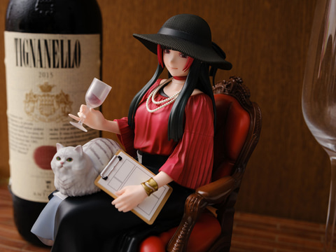漫画家クリムゾンさんがフィギュア化。DMM通販にて予約開始