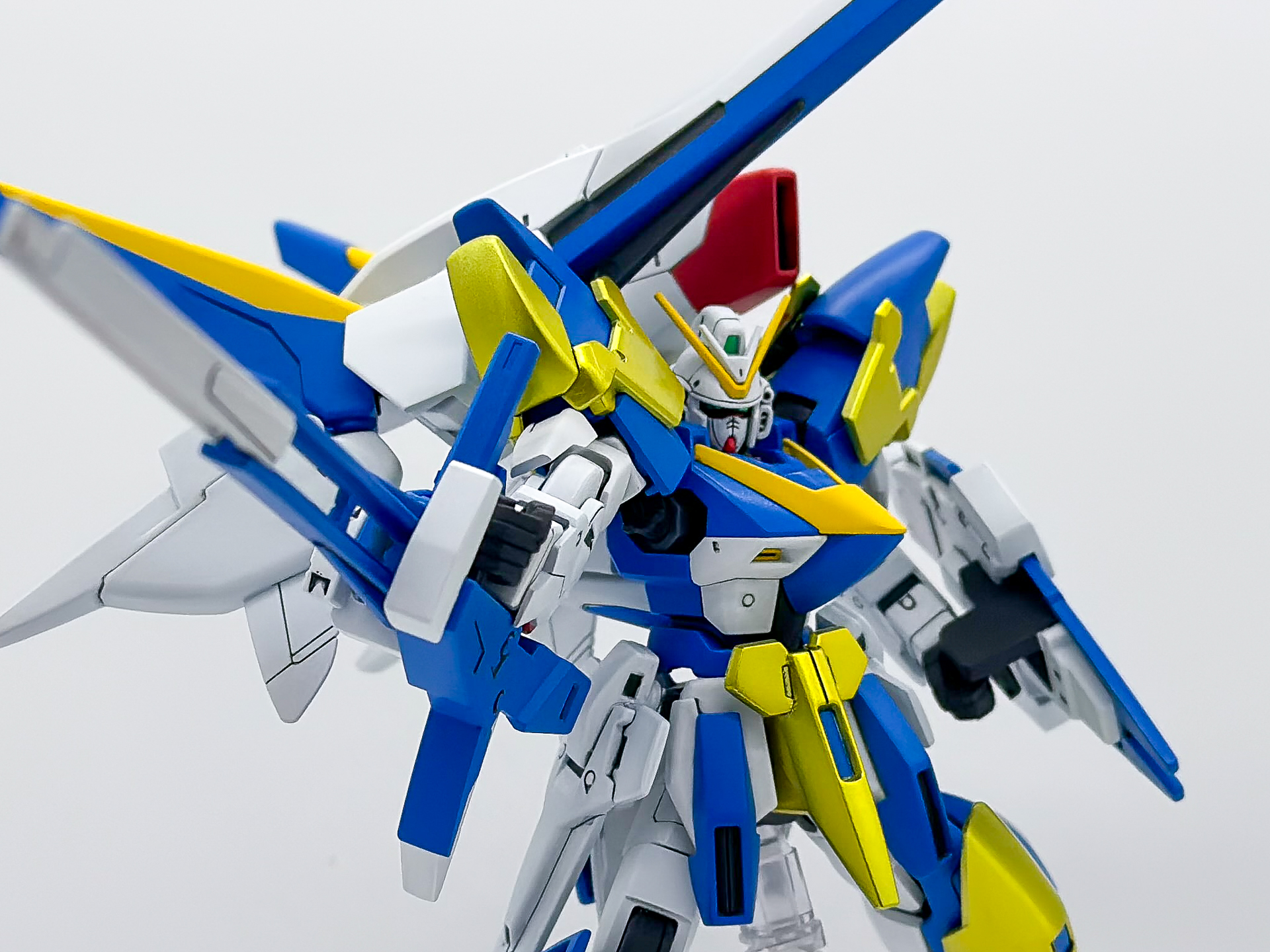 V2アサルトバスターはV2ガンダムに重武装用オプション「バスター」と増加装甲用オプション「アサルト」の両方を装備したモビルスーツ