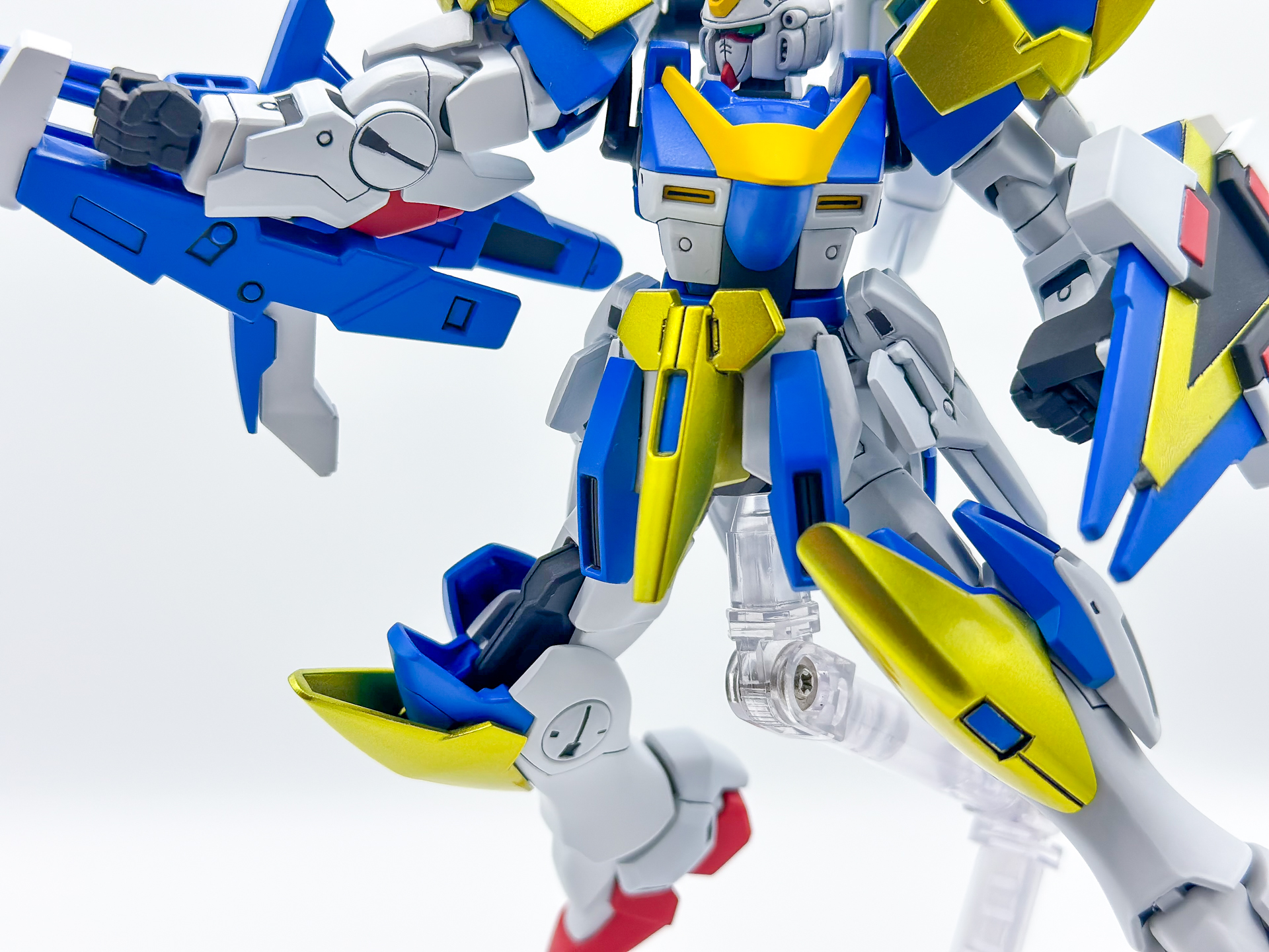 追加装甲の光沢と本体のつや消しのコントラストが美しいです。