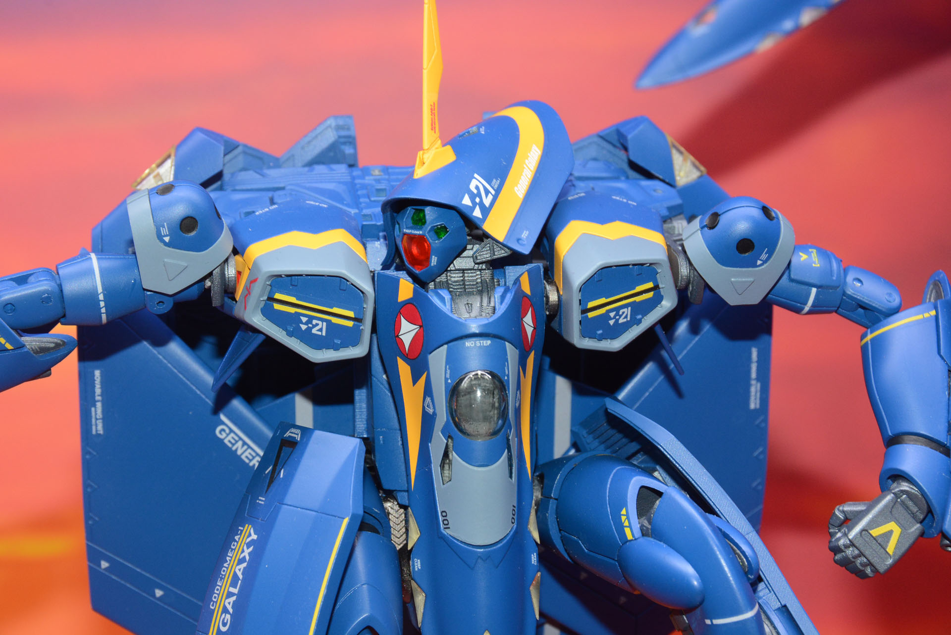 イベントで展示されていた「DX超合金 YF-21」の試作品