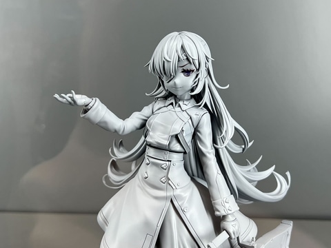 NIKKE」よりエマとギロチンの1/7スケールフィギュアが登場