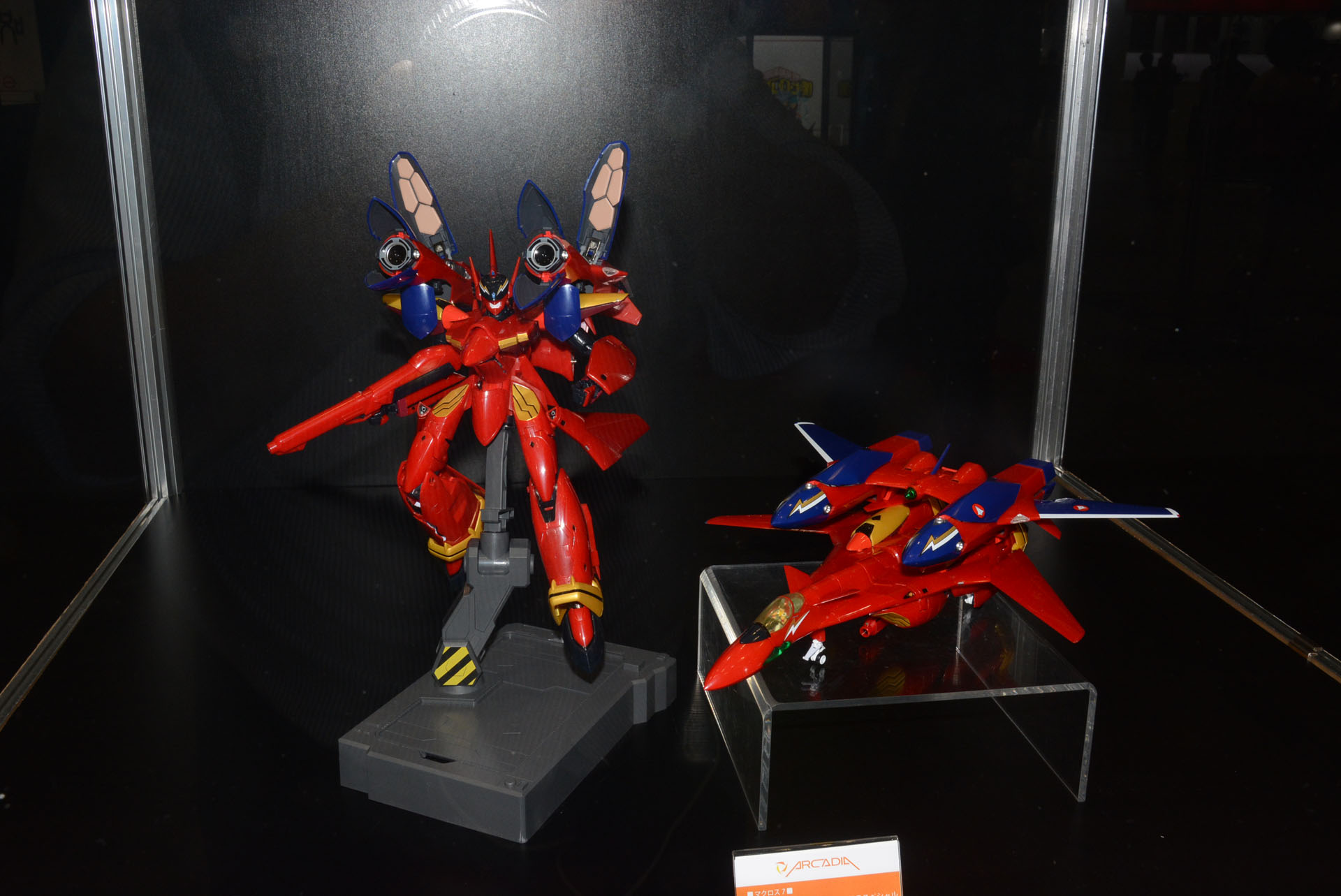 「マクロス7 1/60 完全変形 VF-19改 熱気バサラスペシャル with サウンドブースター」、8月発売予定、価格は38,280円