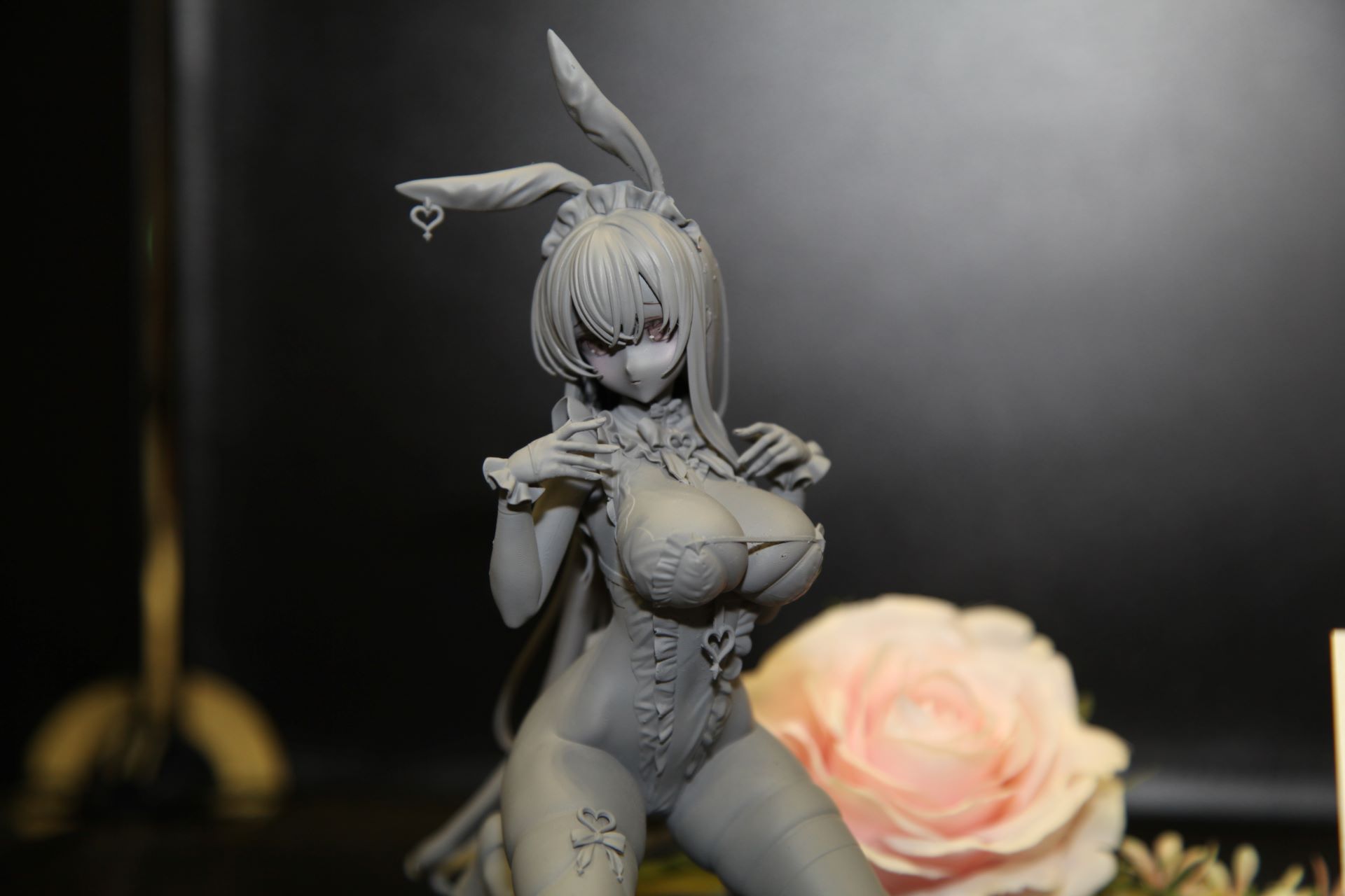 「ザリの巣」の「にじさんじ」より月ノ美兎（地雷）