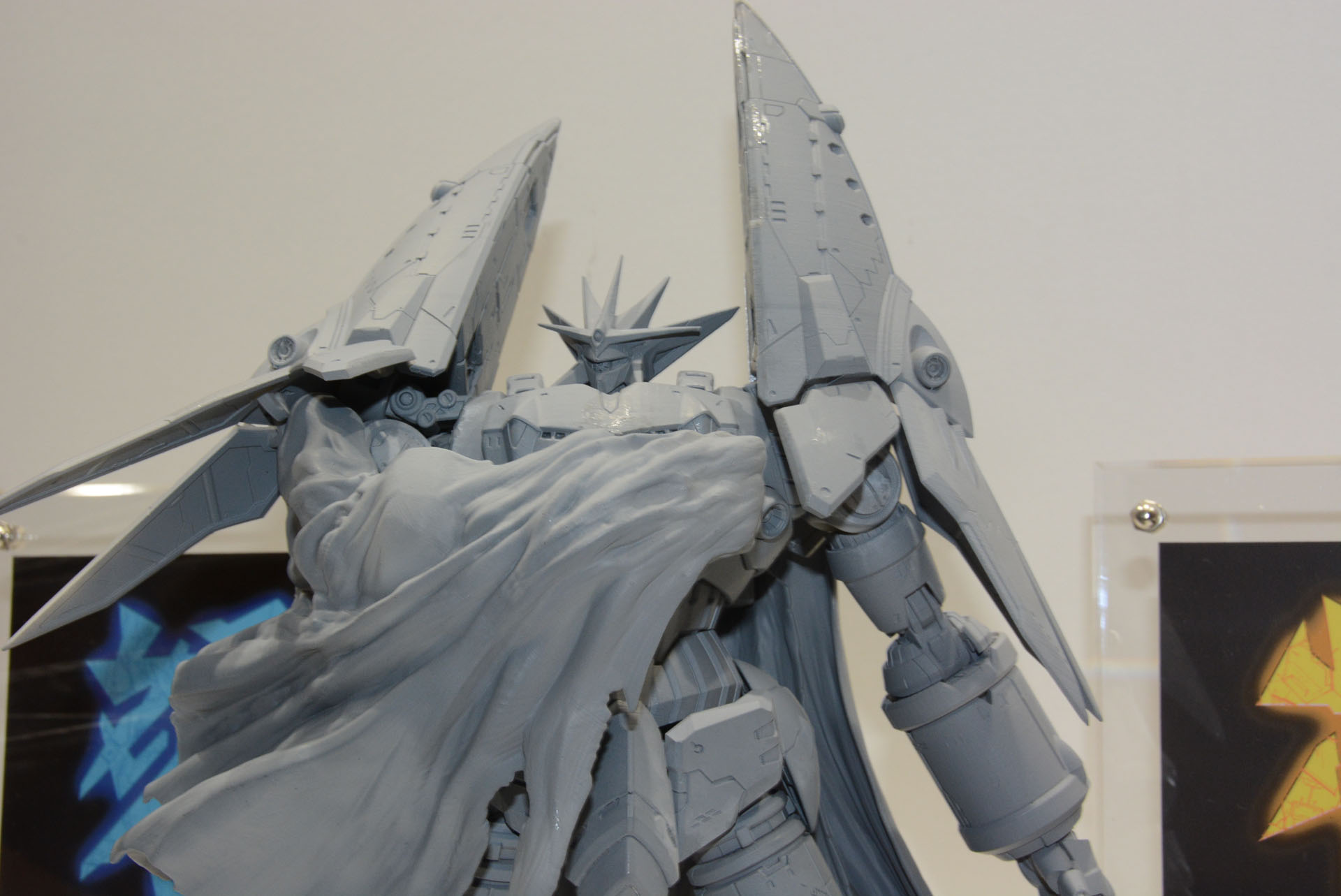 会場では「ダブルバスターコレダー」の状態と、「バスターシールド」を纏った状態で展示されていた