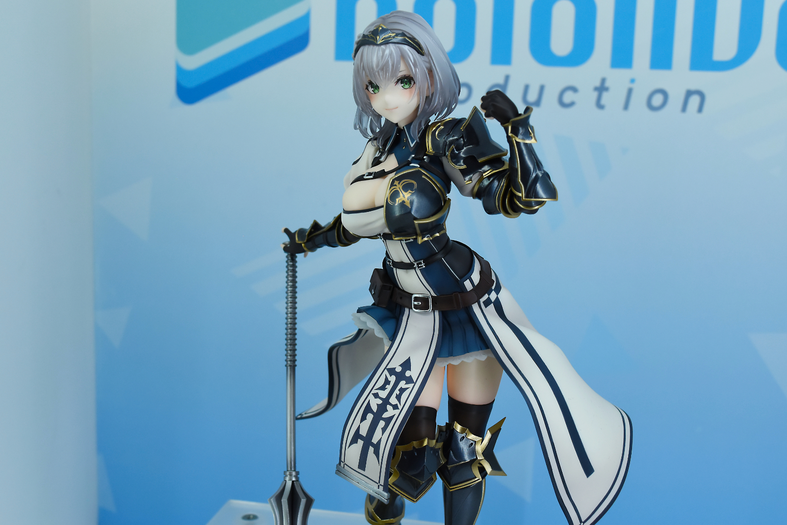 色々な意味で大迫力の団長。付属のメイスのクオリティも高い