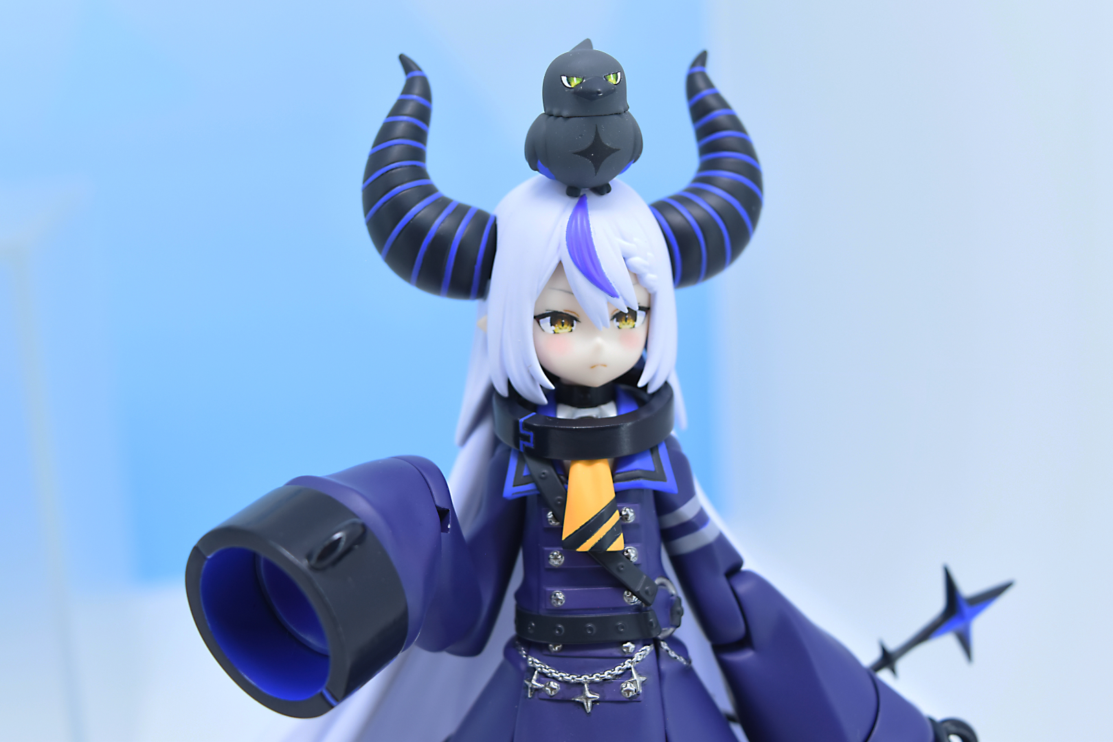 アクションフィギュアの命題ともいえる、関節はかなり目立たない作りに