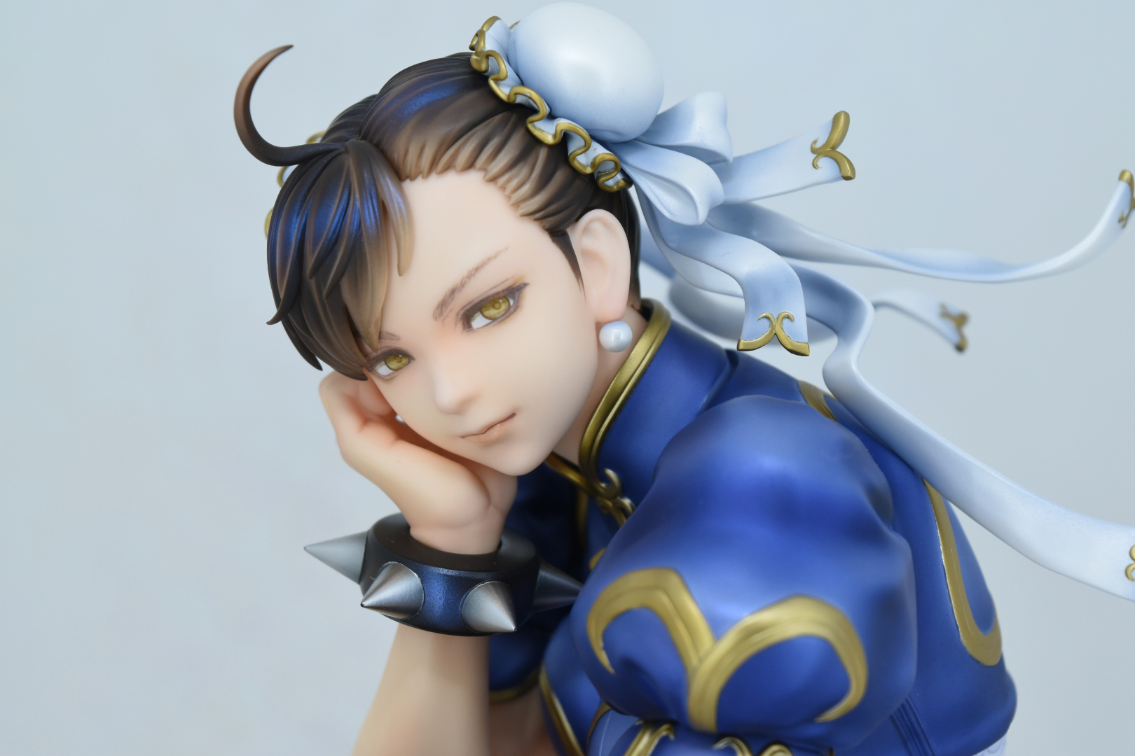 美しい顔立ちと、太過ぎる脚。このギャップもたまらない