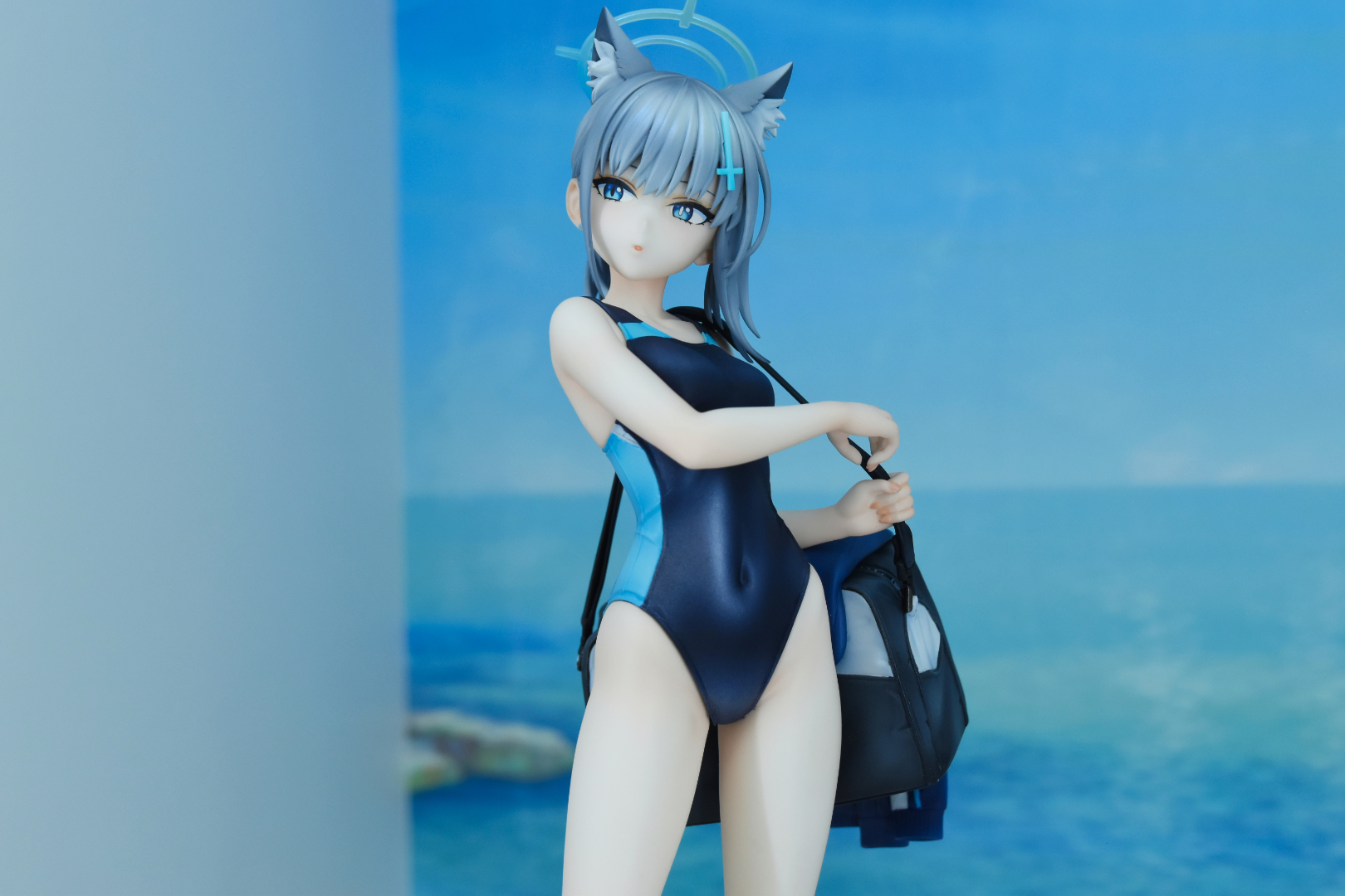 本体だけではなく、小物のカバンや頭上のヘイローなどもしっかり作り込まれている